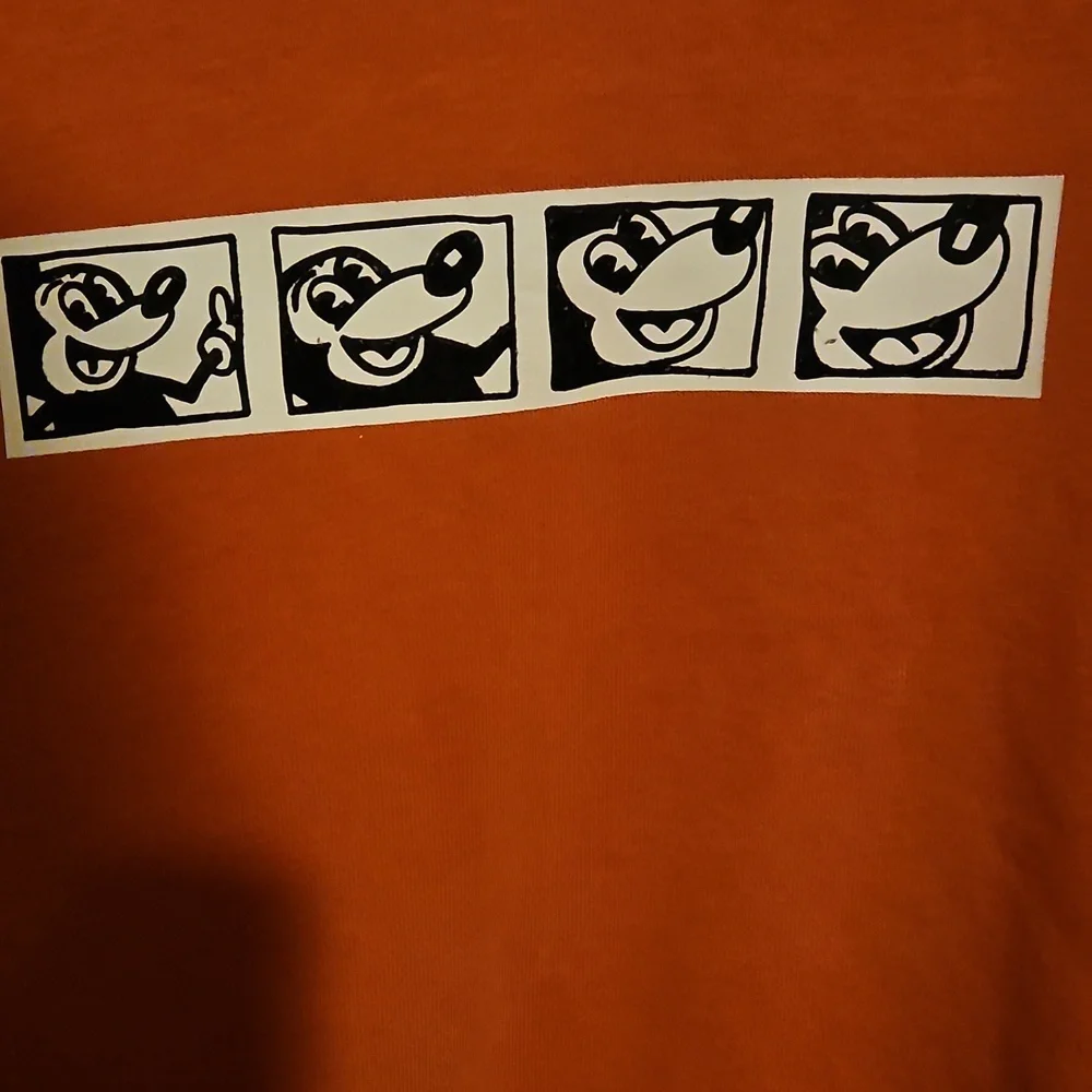 Uniqlo UT Disney Mickey Mouse x Keith Haring sweatshirt  - Picture 4 of 5